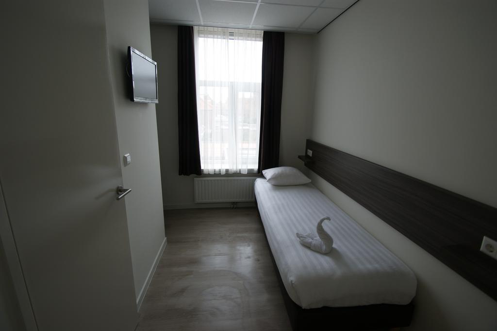 Hotel De Keizerskroon Amsterdam-Schiphol-Halfweg Esterno foto