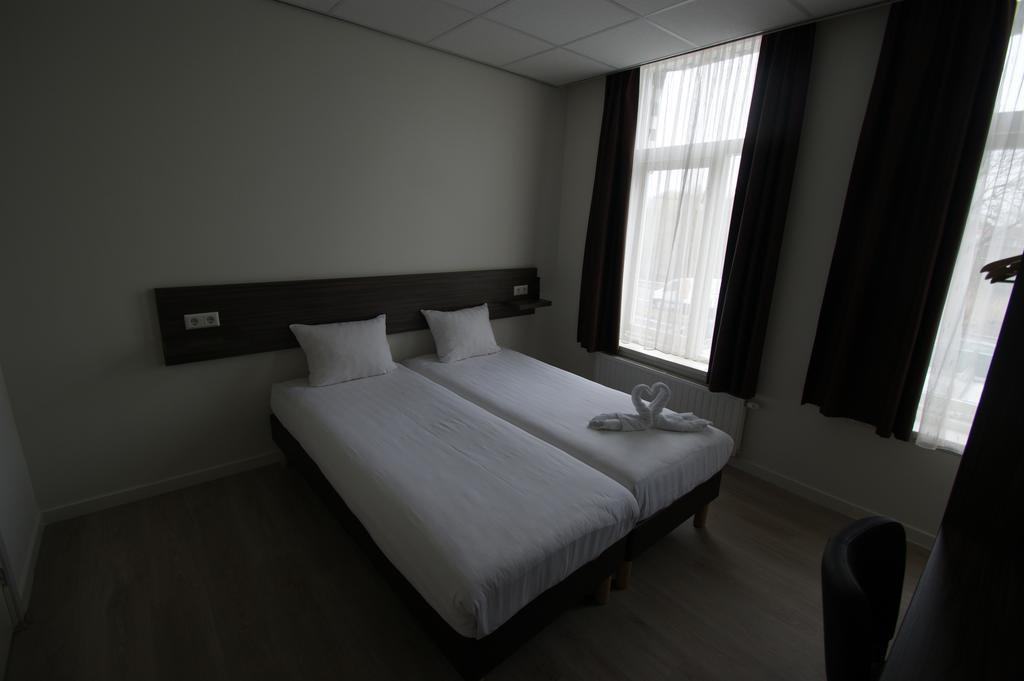Hotel De Keizerskroon Amsterdam-Schiphol-Halfweg Esterno foto